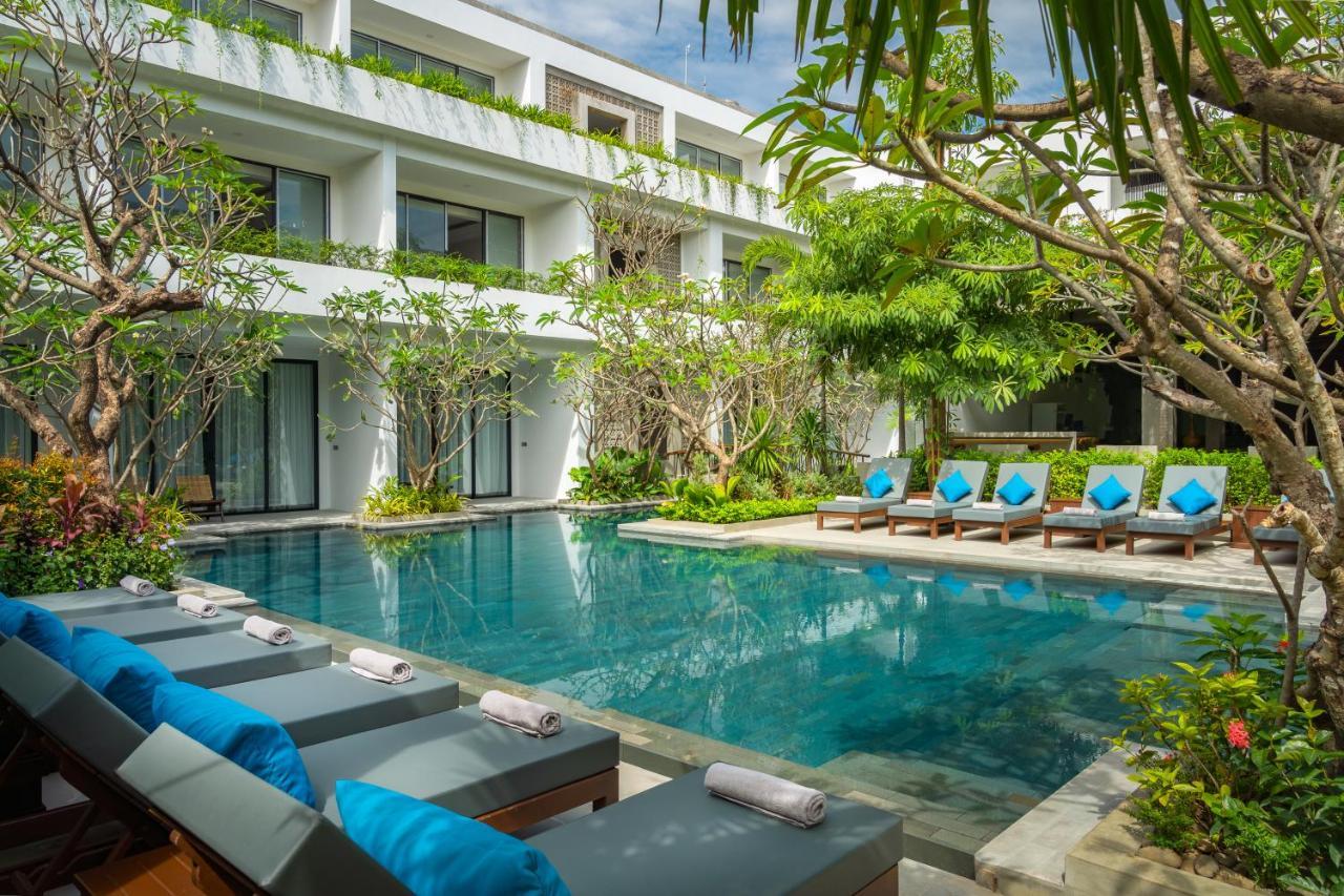 Eightfold Urban Resort เสียมราฐ ภายนอก รูปภาพ The hotel's pool