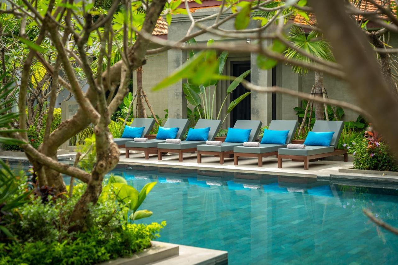 Eightfold Urban Resort เสียมราฐ ภายนอก รูปภาพ The swimming pool at the hotel