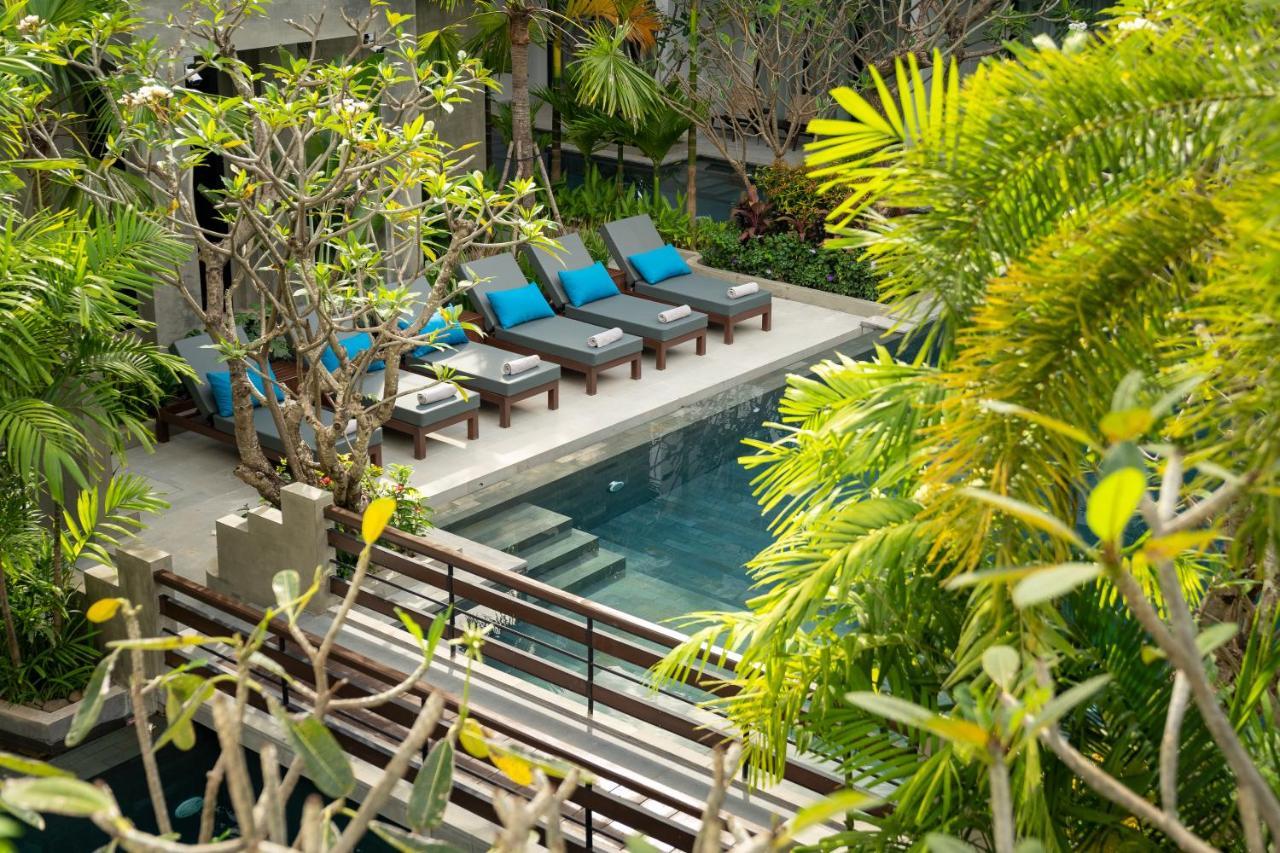 Eightfold Urban Resort เสียมราฐ ภายนอก รูปภาพ The swimming pool at the hotel