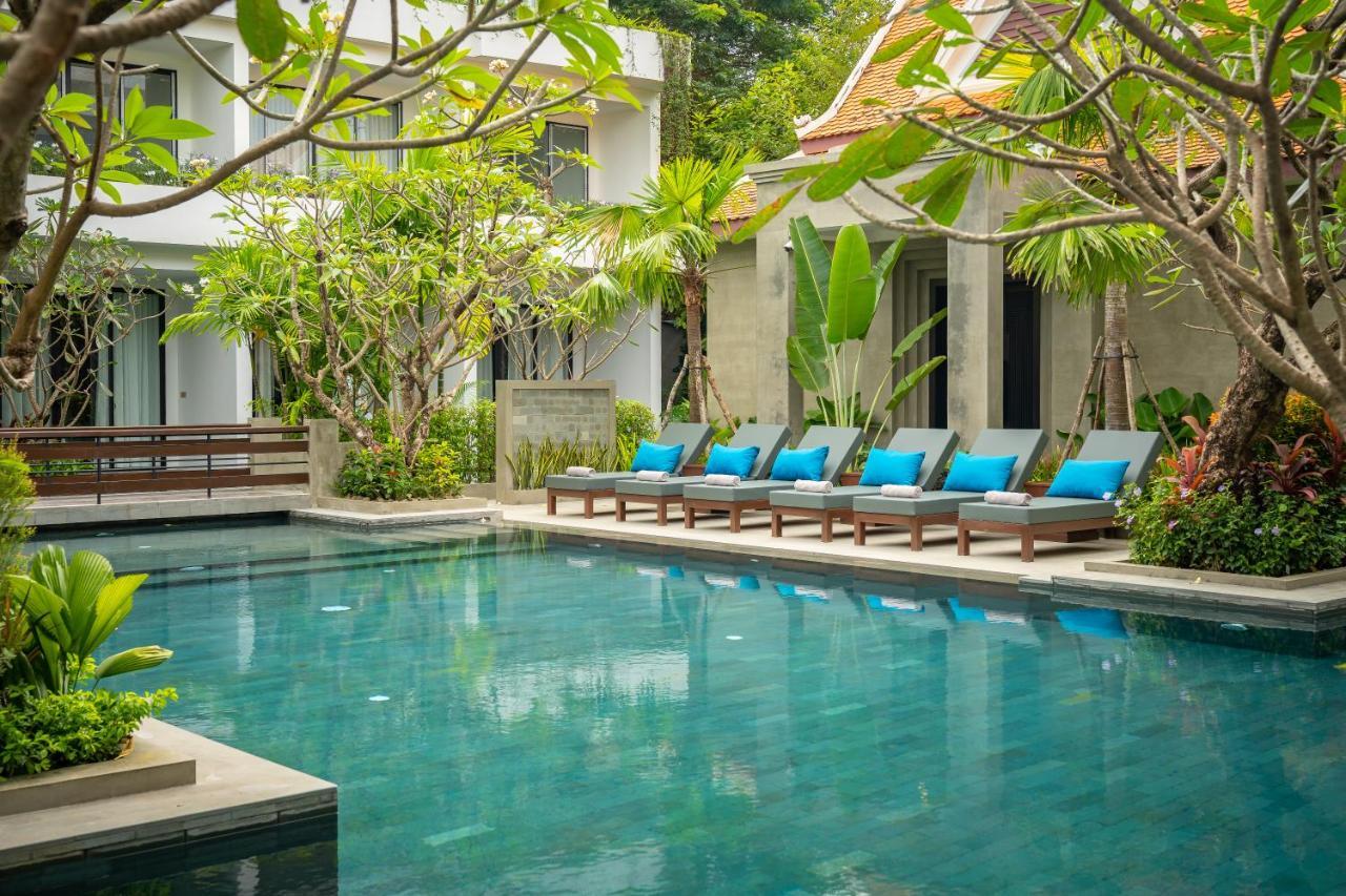Eightfold Urban Resort เสียมราฐ ภายนอก รูปภาพ The swimming pool at the hotel