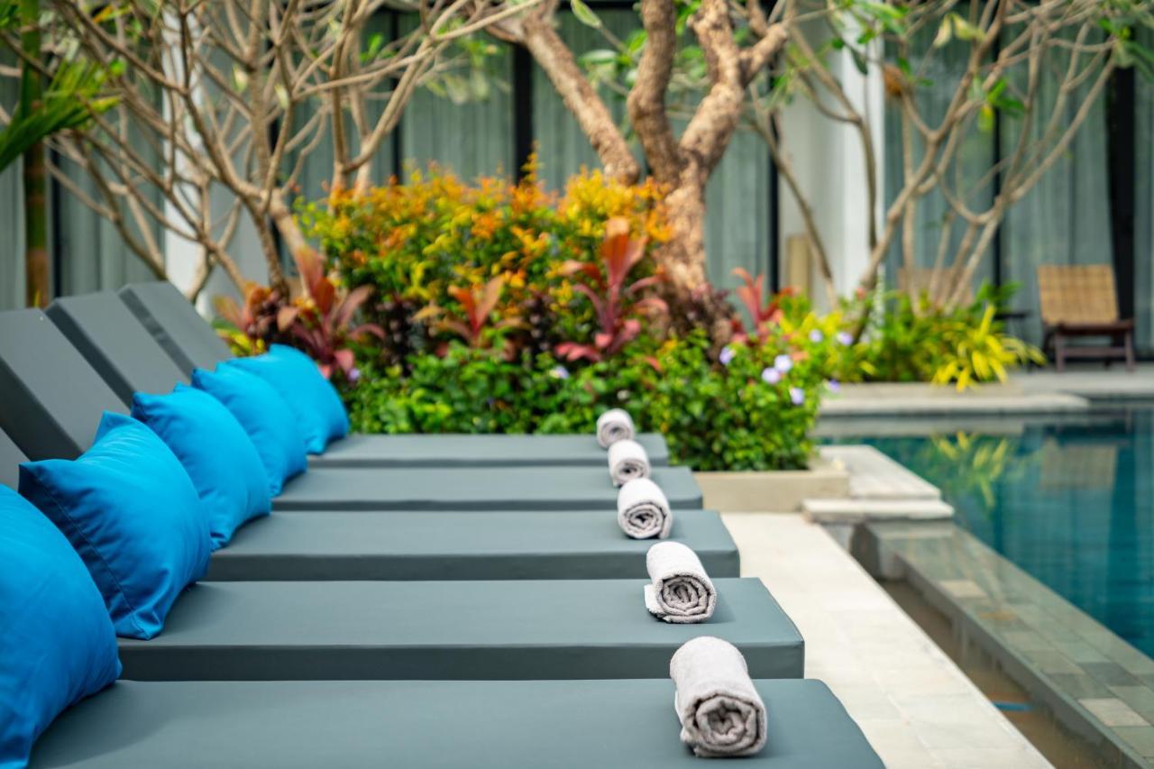 Eightfold Urban Resort เสียมราฐ ภายนอก รูปภาพ Pool at the hotel