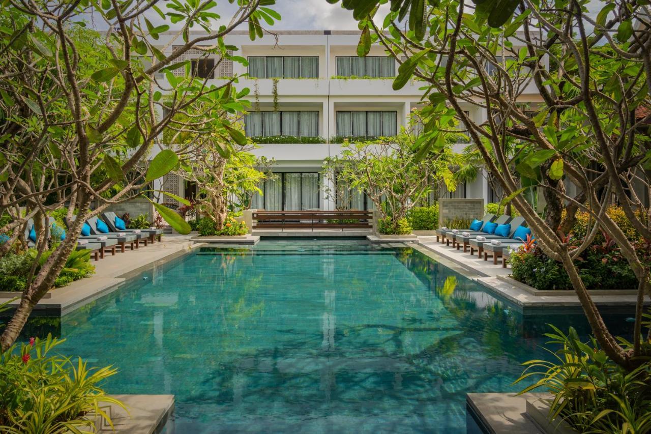 Eightfold Urban Resort เสียมราฐ ภายนอก รูปภาพ The hotel's swimming pool