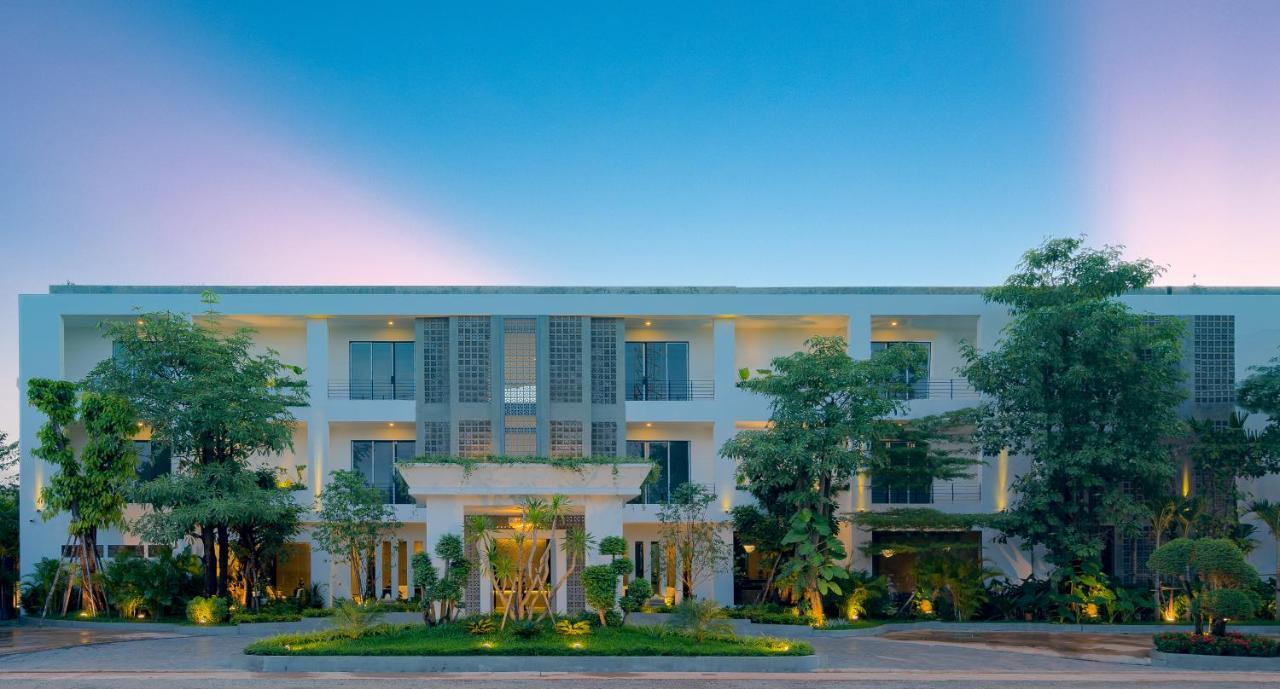 Eightfold Urban Resort เสียมราฐ ภายนอก รูปภาพ The 137 Pillars Hotel