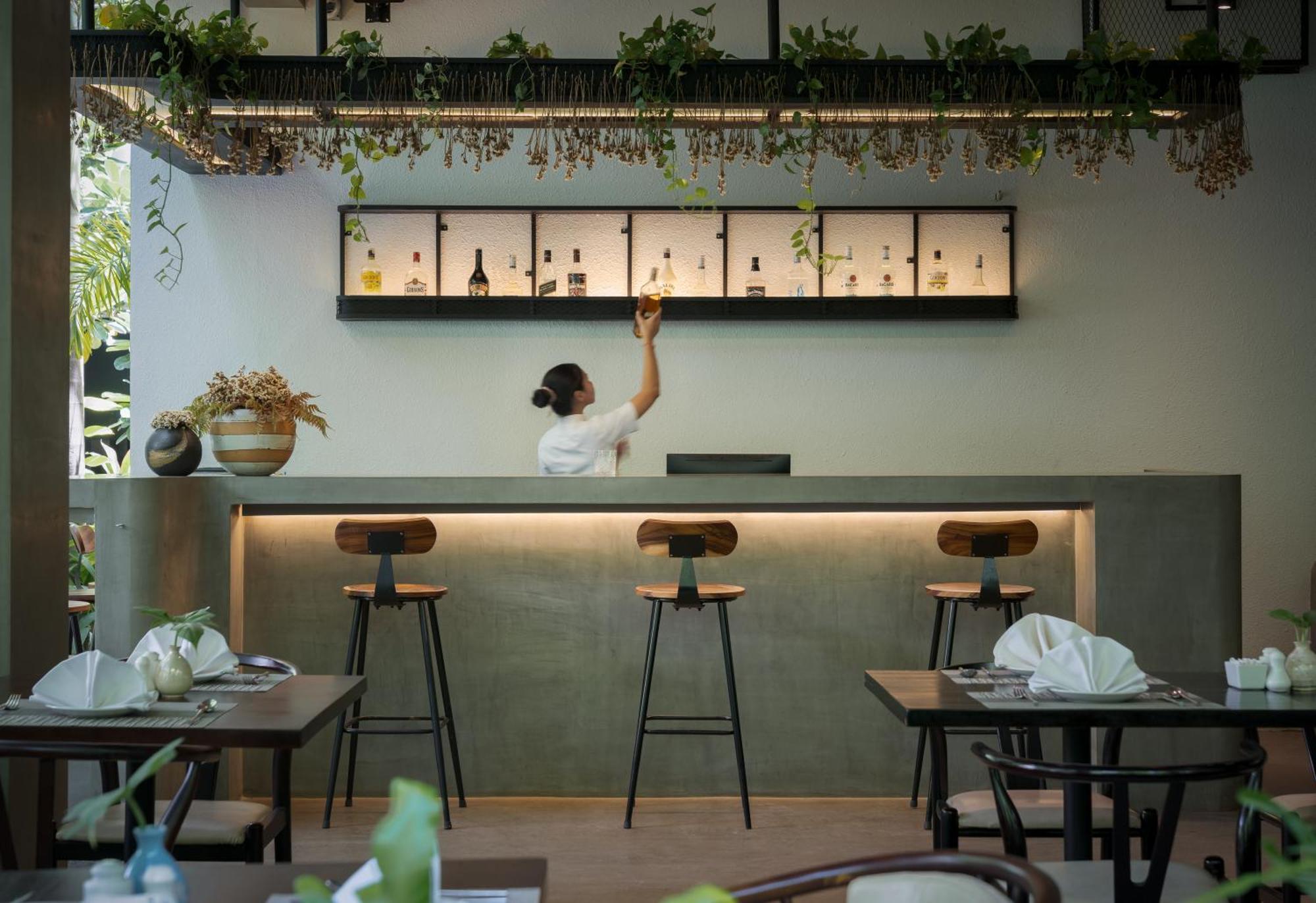 Eightfold Urban Resort เสียมราฐ ภายนอก รูปภาพ Restaurant in Tokyo