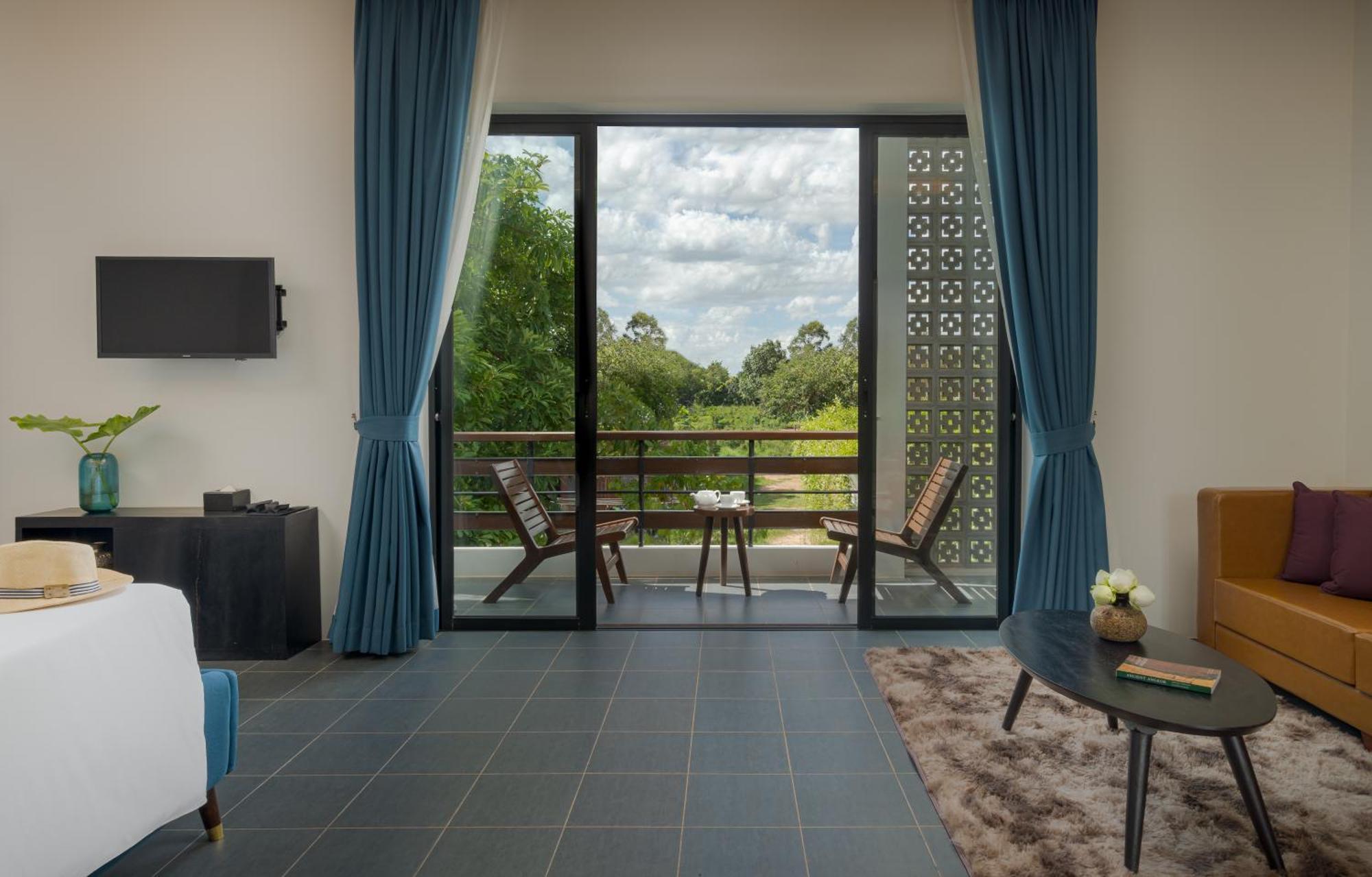 Eightfold Urban Resort เสียมราฐ ห้อง รูปภาพ Deluxe Room with private balcony